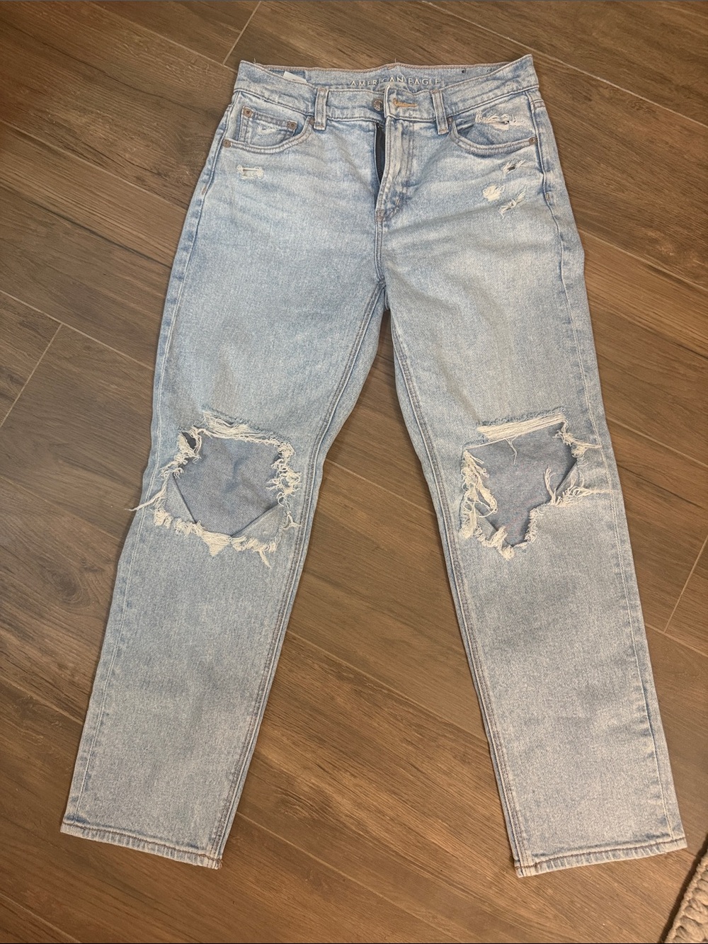 American Eagle Outfitters Light Wash Distressed Ankle Jeans